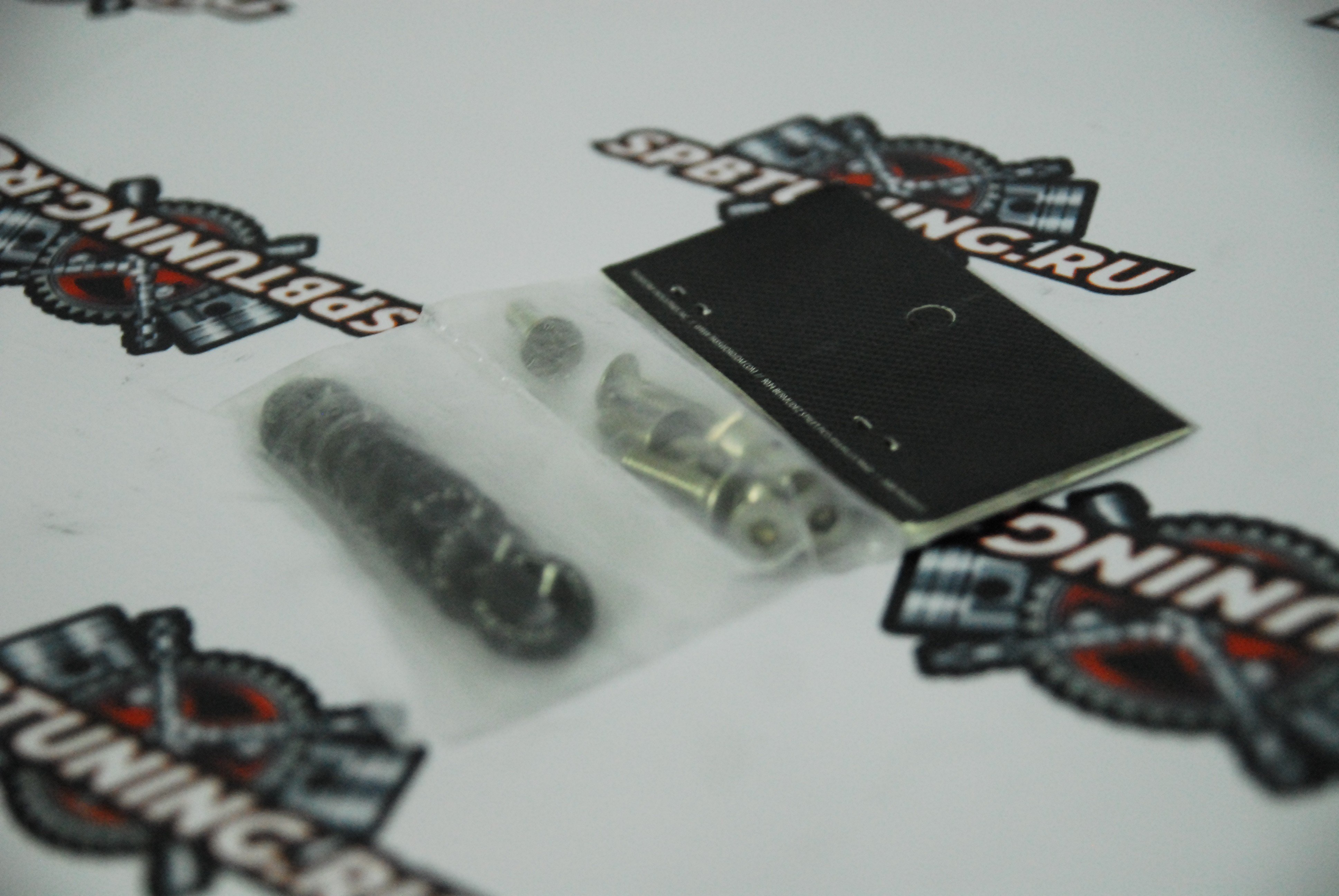 Гайки декоративные 8шт - черные