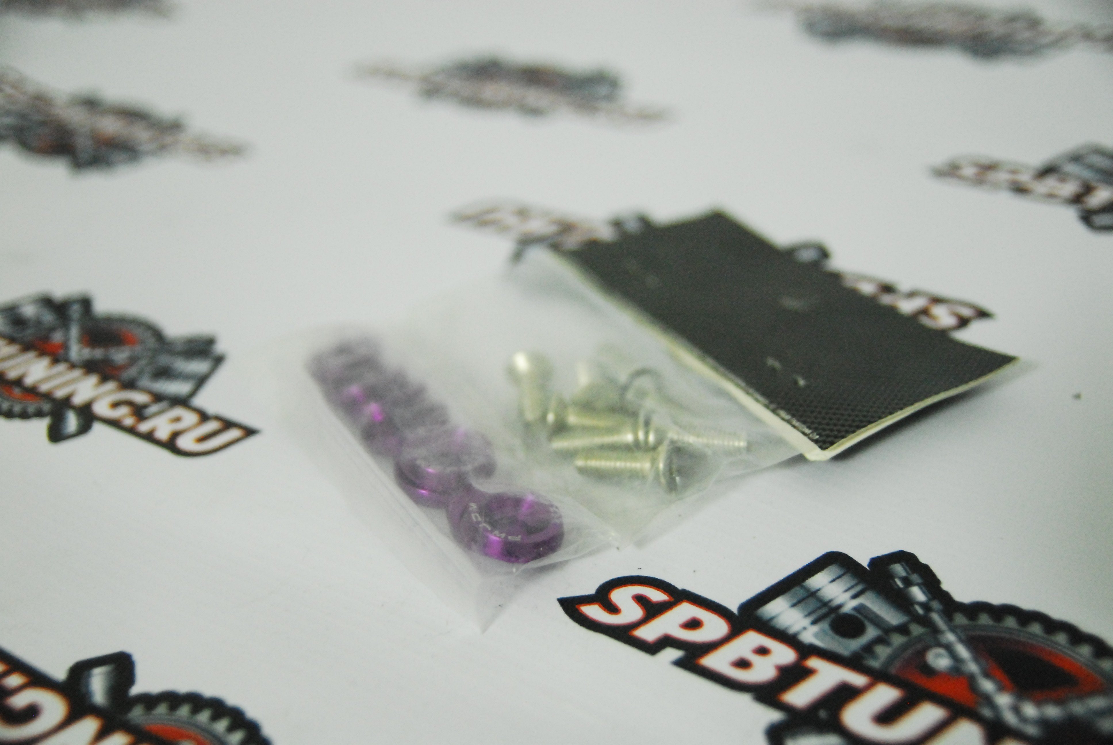 Гайки декоративные 8шт - фиолетовые