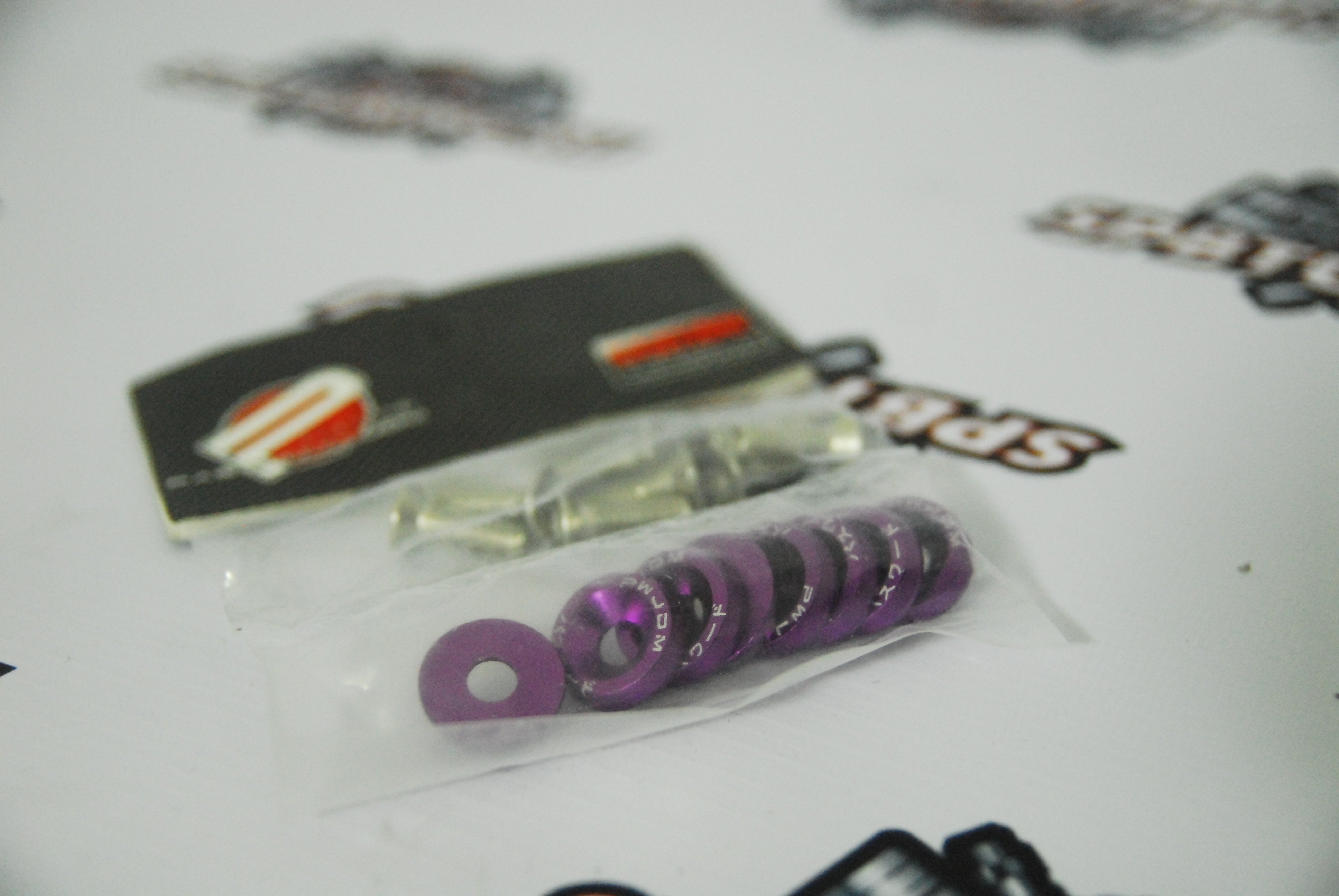 Гайки декоративные 8шт - фиолетовые