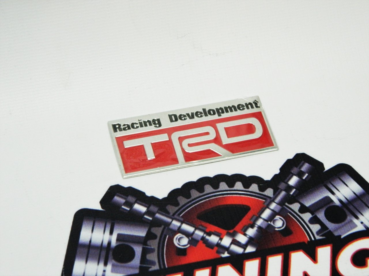 Шильд алюминиевый TRD #1 красный