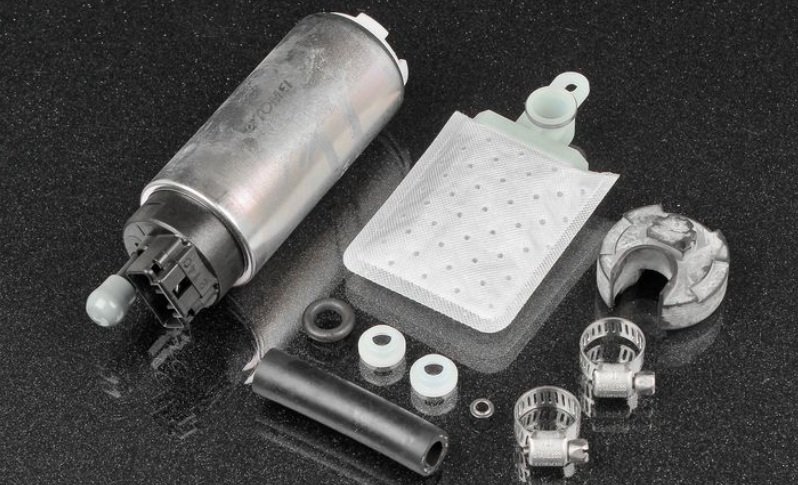 Насос топливный TOMEI 255 л/ч с установочным комплектом MMC Lancer EVO 4-9 CT9A CP9A 4G63