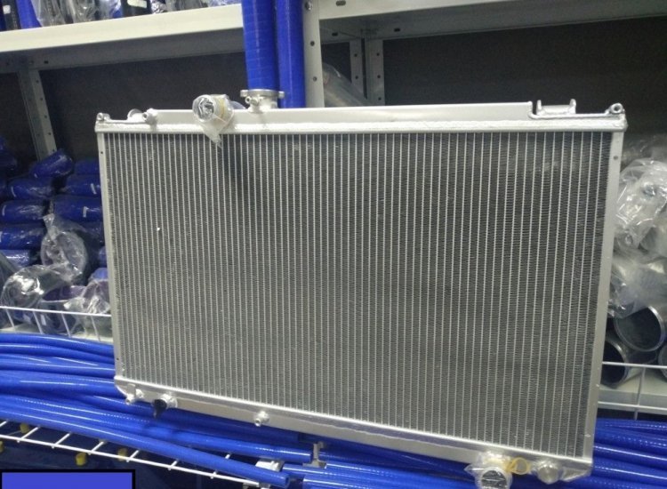 Радиатор алюминиевый Toyota Altezza Gita 2JZGE 50mm AT