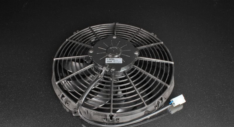 Вентилятор охлаждения SPAL (ВТЯГИВАЮЩИЙ) 12" (305 мм) 12V производительность 2070 м³/ч