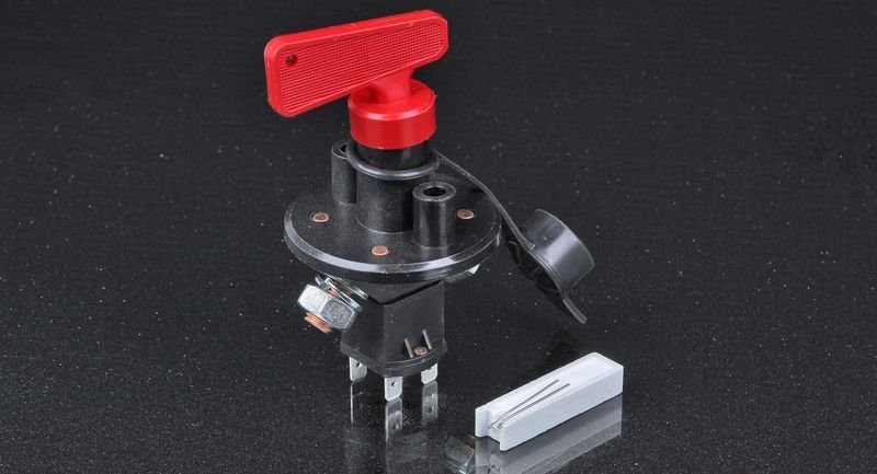 Размыкатель массы (АКБ) 12V, 6-ти контактный с ключом флажкового типа, FIA GRAYSTON