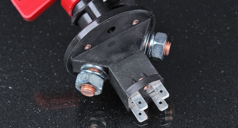 Размыкатель массы (АКБ) 12V, 6-ти контактный с ключом флажкового типа, FIA GRAYSTON