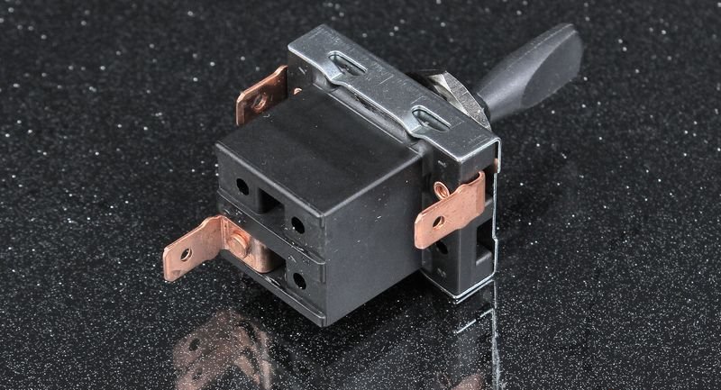 Тумблер 2 положения, 4 контакта