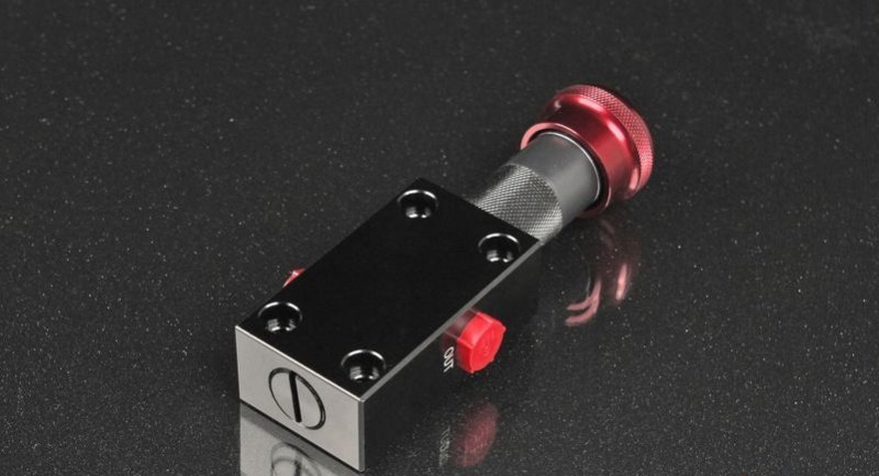 Клапан стояночного тормоза для гидравлических линий