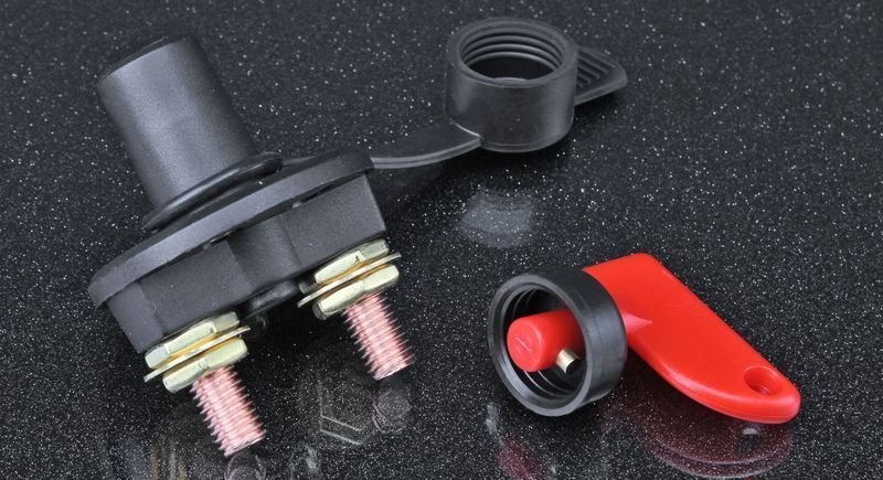 Размыкатель массы (АКБ) 12V, 2-х контактный, с ключом флажкового типа (длинные контакты) 350 A