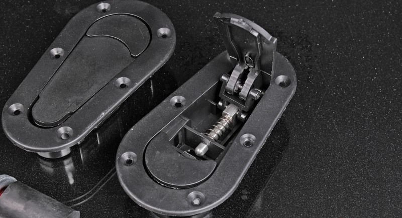 Замки капота D1 style, внешние