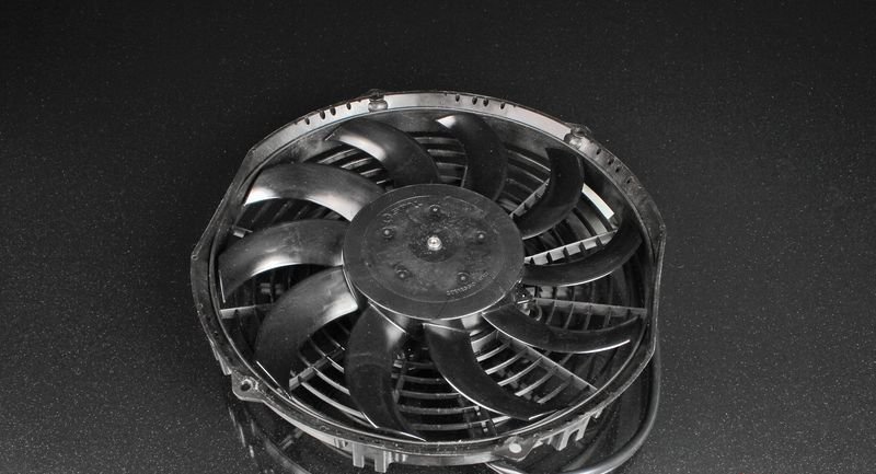 Вентилятор охлаждения универсальный 10" (255 мм) 12V 1360 m³/h (ТЯНУЩИЙ)