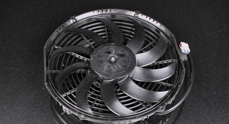 Вентилятор охлаждения SPAL (ТОЛКАЮЩИЙ) 12" (305 мм) 12V производительность 2070 м³/ч