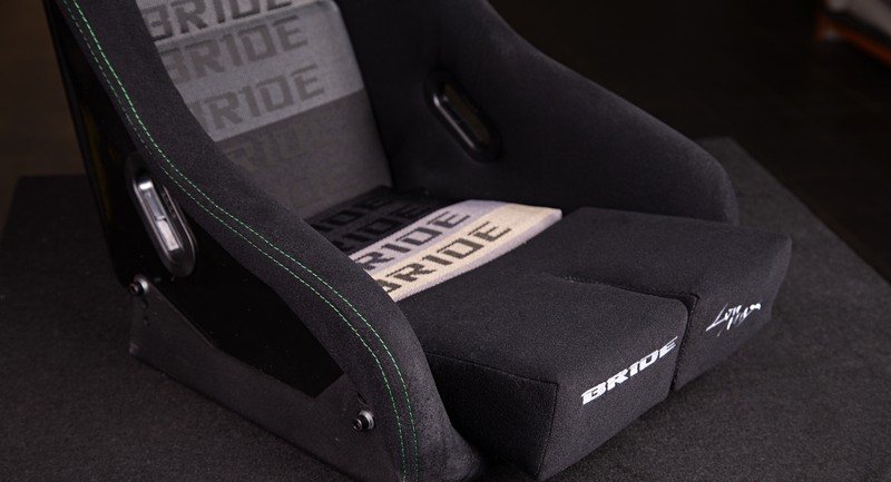 Кресло + салазки НЕРЕГУЛИРУЕМОЕ черное, illest MR