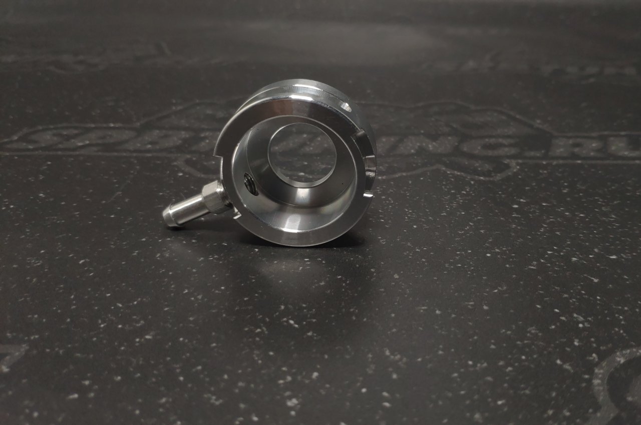 Горловина для радиатора приварная алюминиевая универсальная 32 мм