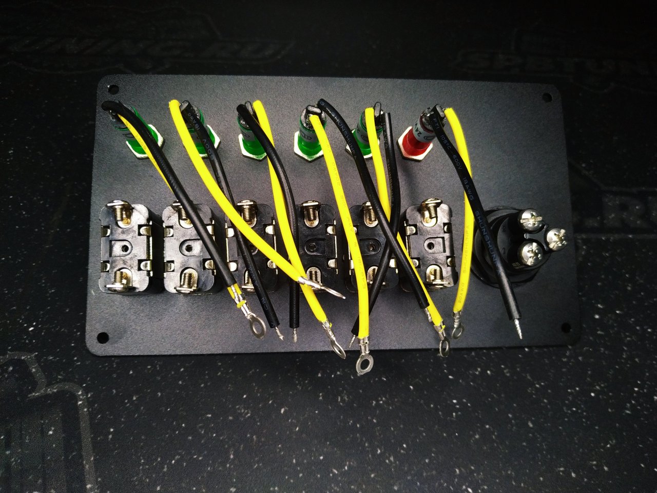 Панель зажигания спортивная 6 тумблеров + кнопка Start