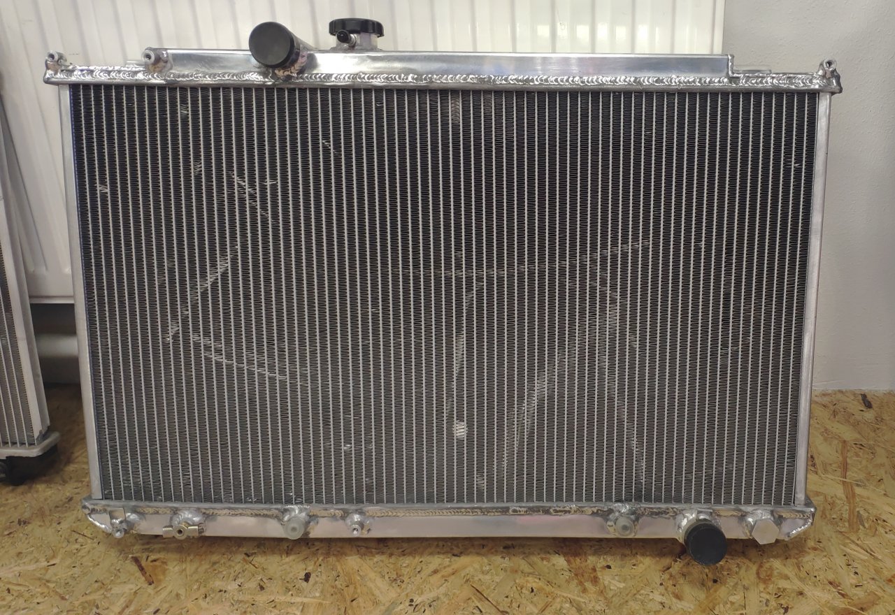 Радиатор алюминиевый Toyota Mark JZX100 88mm AT AJS