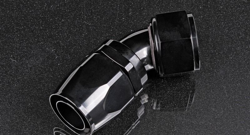 Фитинг AN20 45° под шланг AN, черный