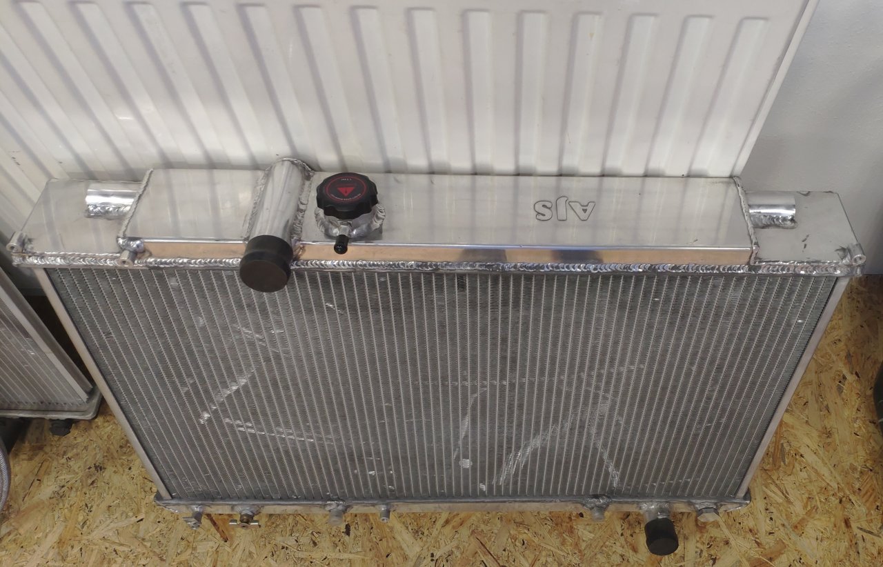 Радиатор алюминиевый Toyota Mark JZX100 88mm AT AJS