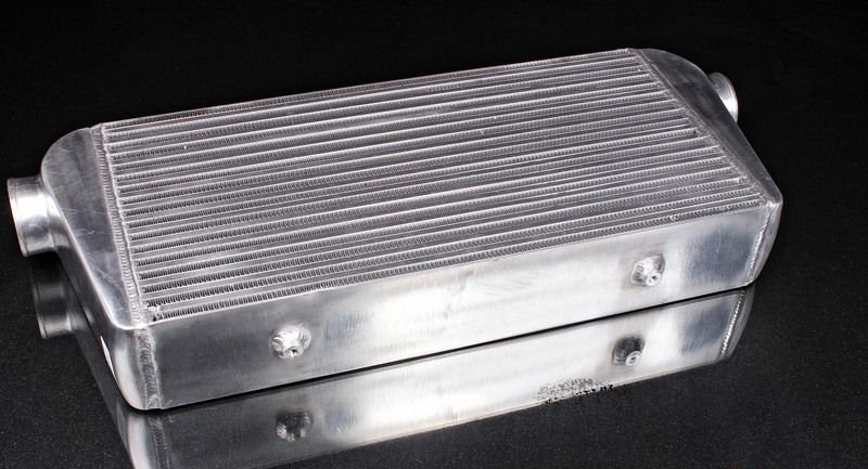 Интеркулер универсальный, 600*300*105 (вход / выход = 76 мм) Bar and Plate