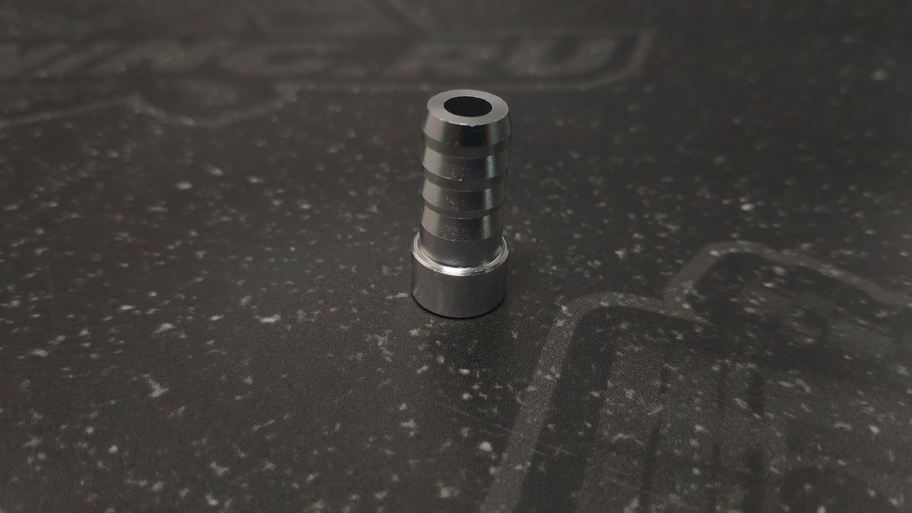 Адаптер вварной под шланг 6мм алюминий