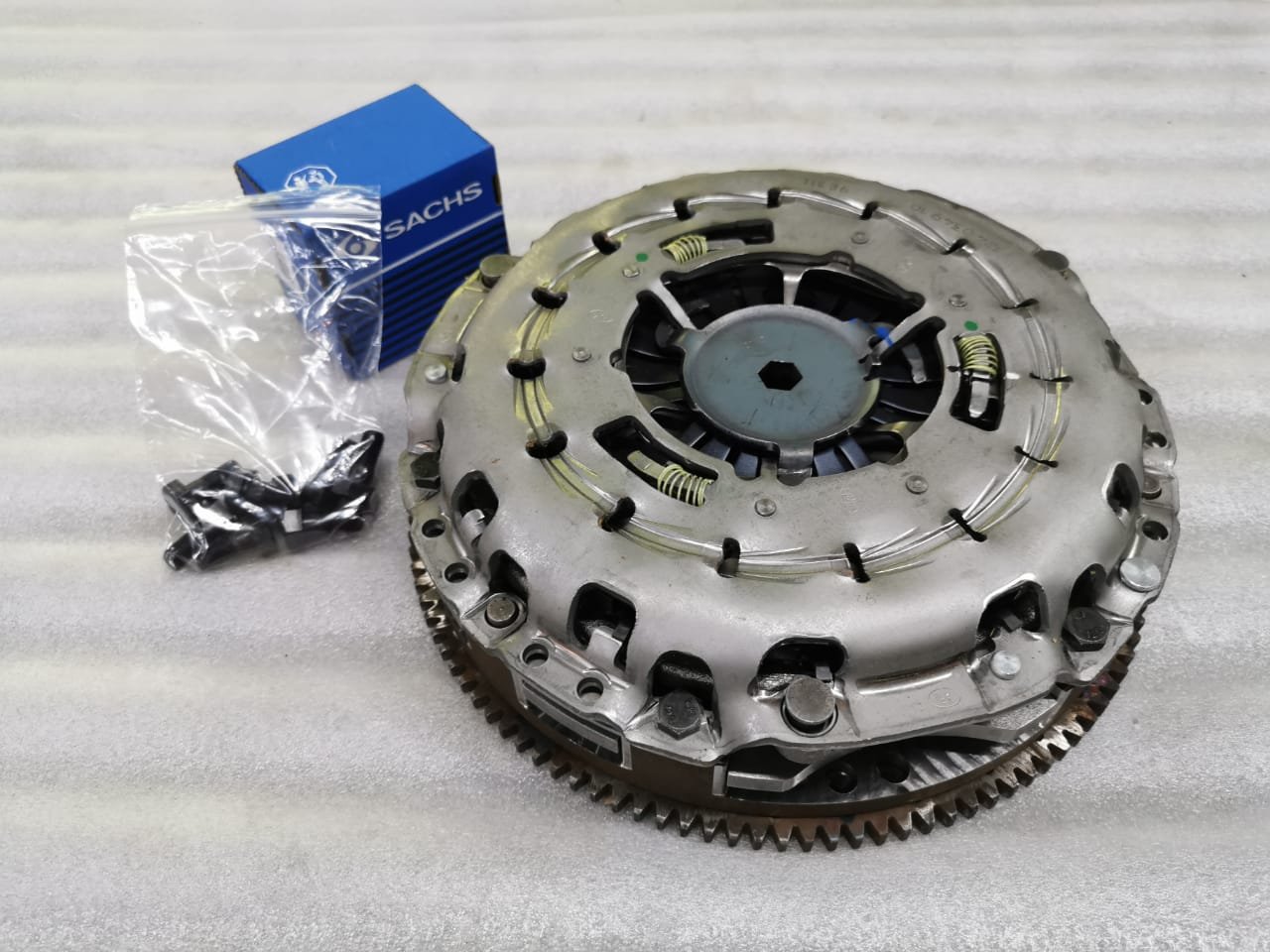 Двухдисковое сцепление под кпп BMW