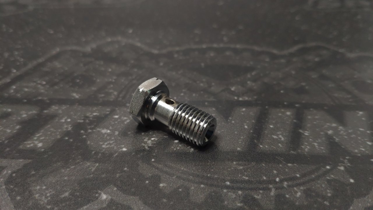 Болт (штуцер) для banjo M10x1 L=20mm хром, Goodridge 992-03-31CH