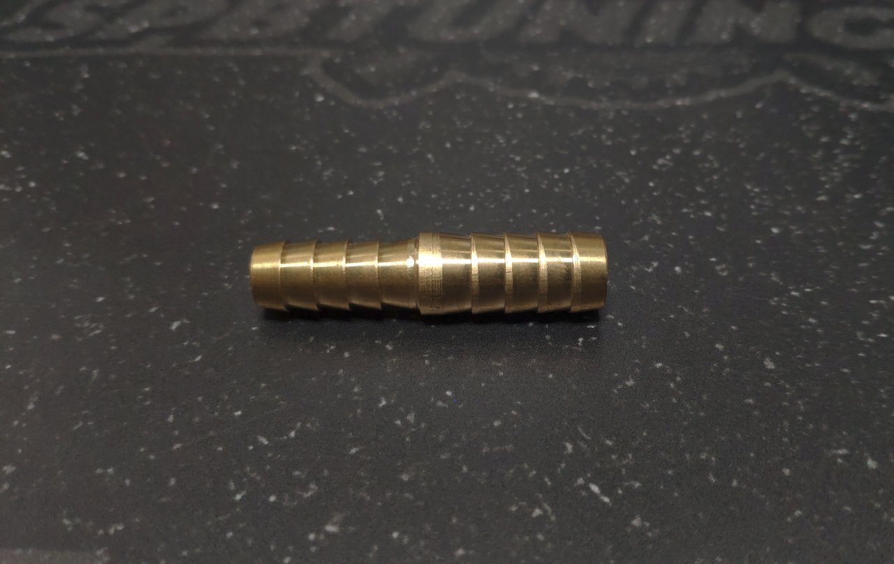 Соединитель латунный 12-16 мм