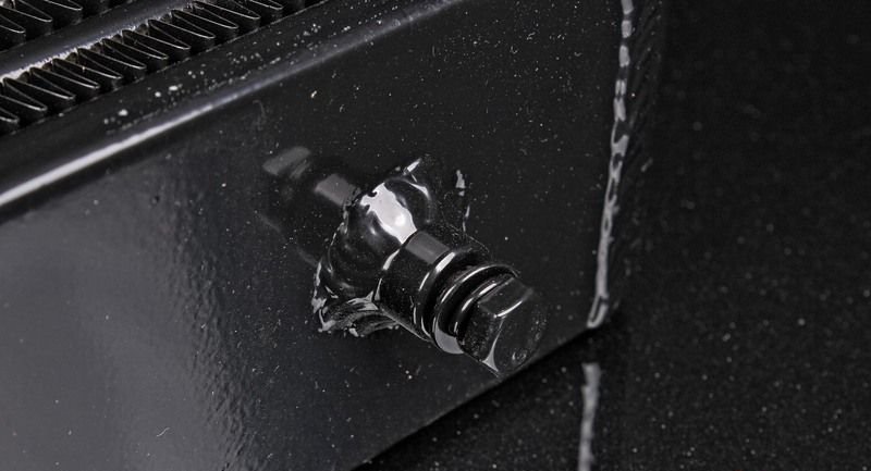 Интеркулер универсальный FORA 600*300*75 (вход / выход = 76 мм) Tube and fin, черный