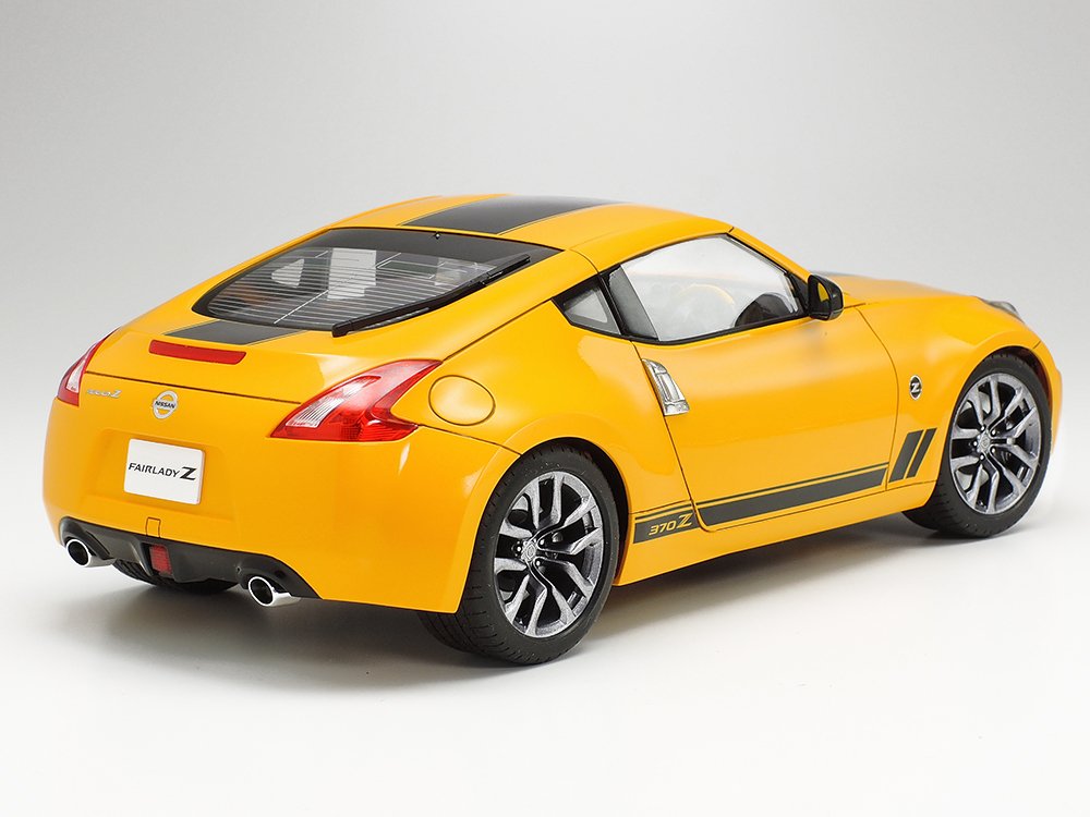 Сборная модель NISSAN 370Z HERITAGE EDITION