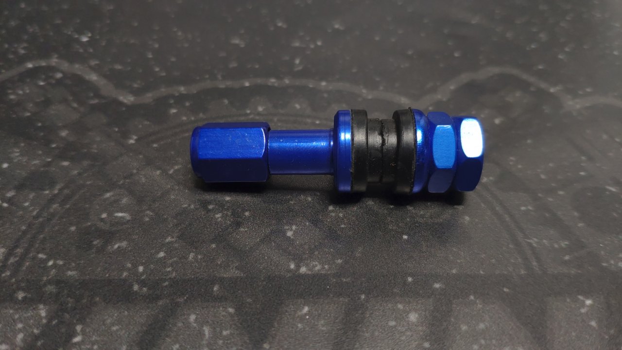Ниппель для бескамерной шины разборный, синий, d=14×43