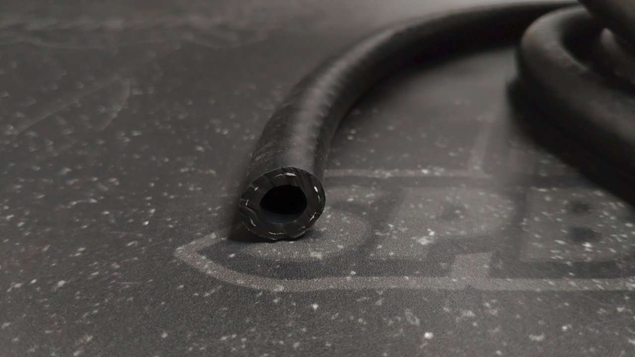 Топливный шланг Gates 10мм - 1м