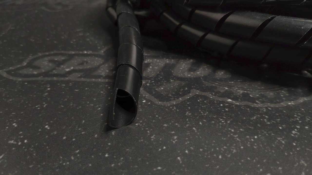 Защитная спираль для шлангов и проводки (15мм)