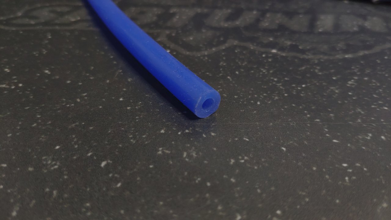 Шланг вакуумный силиконовый 6*11мм