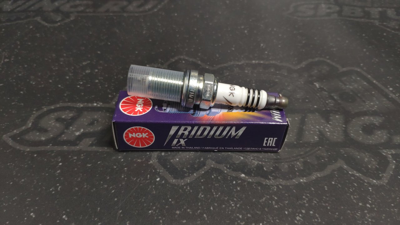 Свечи зажигания NGK 8ки