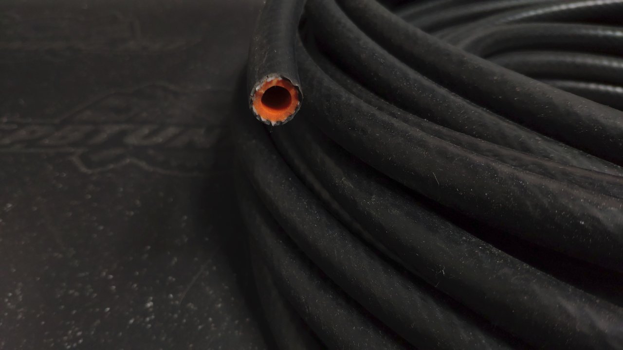 Шланг вакуумный армированный 6*11 черный