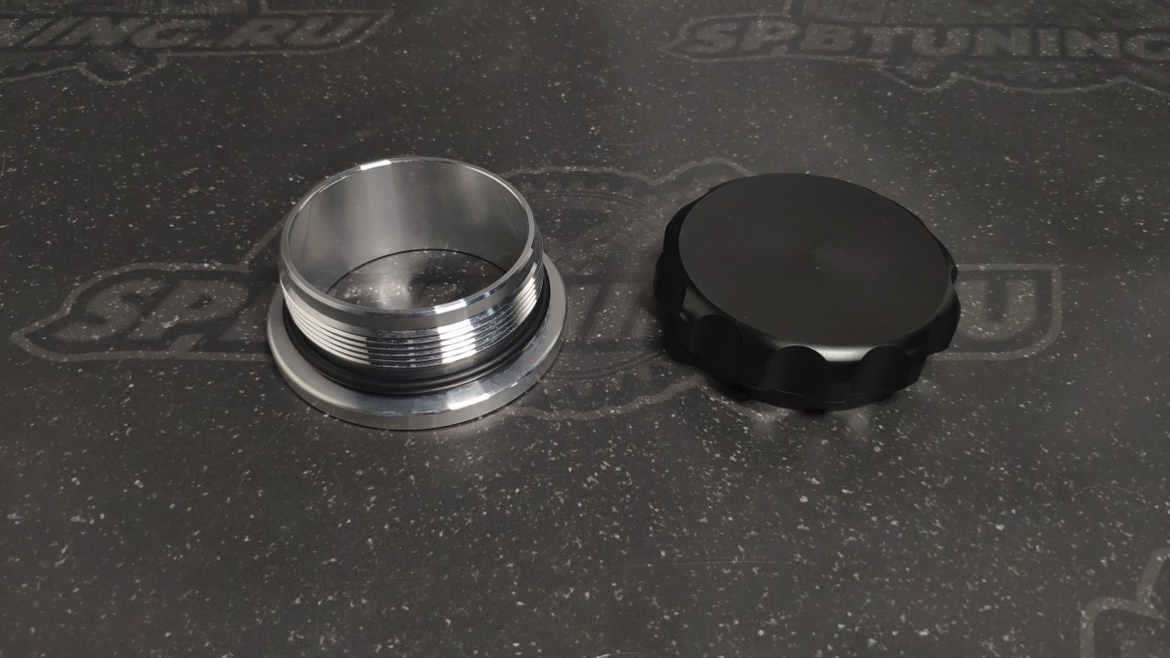 Горловина с крышкой резьбовой для вварки 46мм