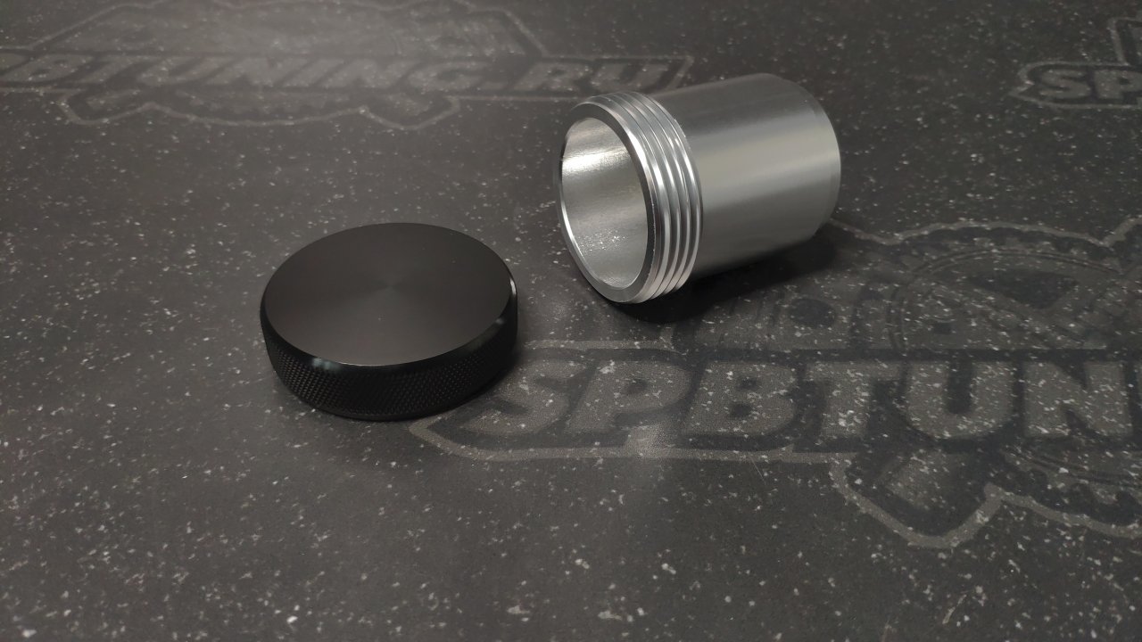 Горловина высокая 38мм с крышкой резьб. для вварки