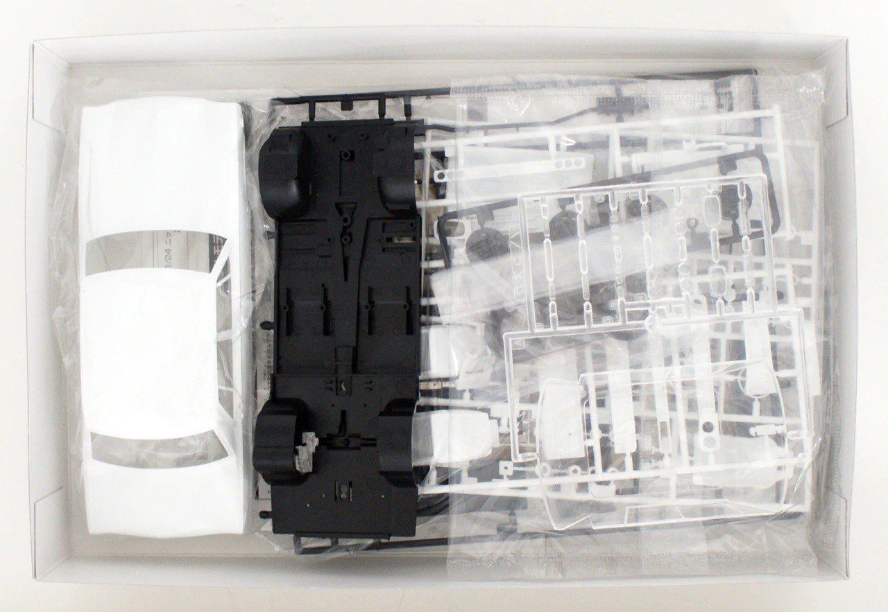 Сборная модель Aoshima NISSAN PGC10 SKYLINE 2000GT-R '70