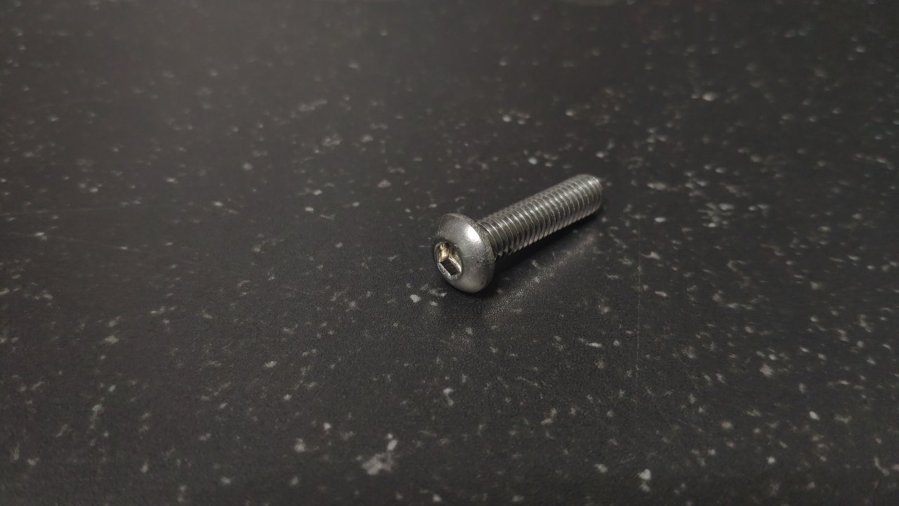 Винт с полукруг. головкой M6 x 25 нерж. сталь (A2)