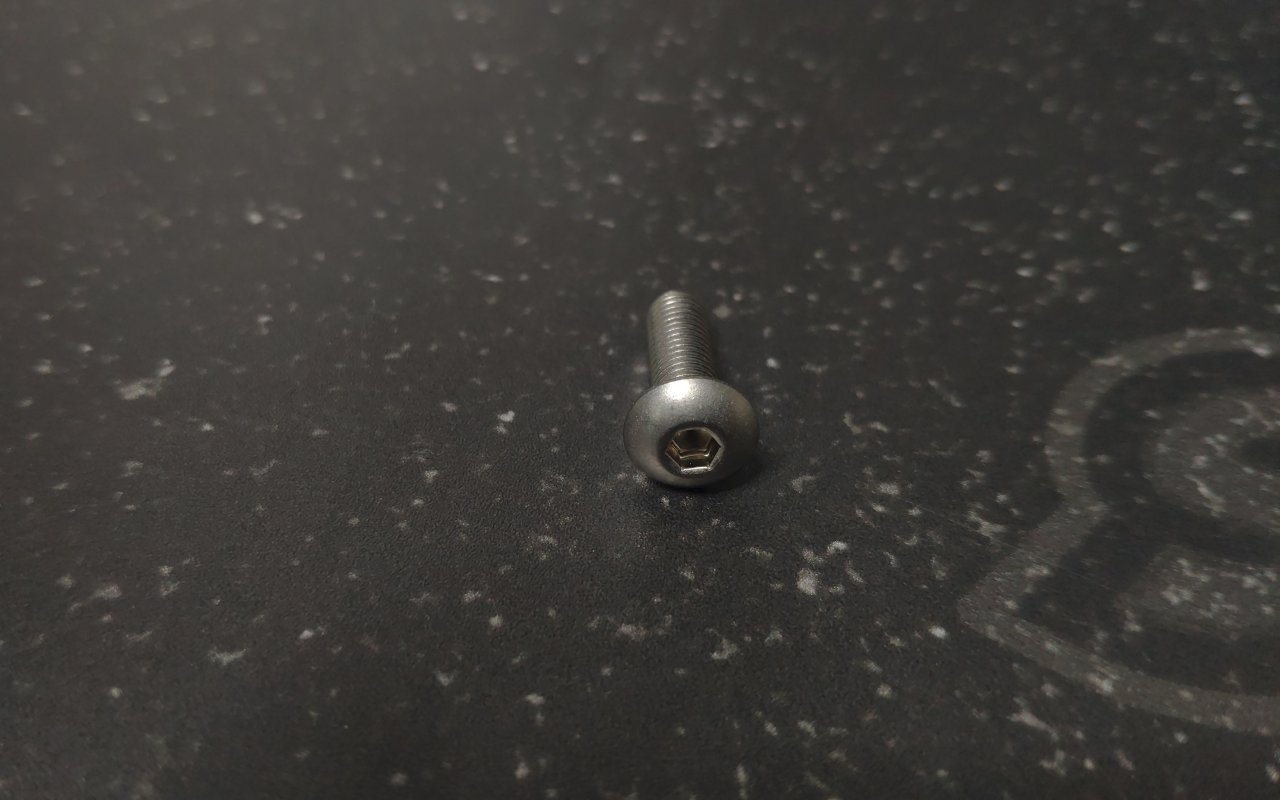 Винт с полукруг. головкой M5 x 16 нерж. сталь (A2)