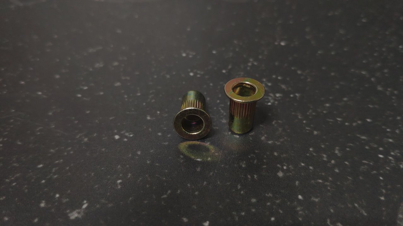 Заклепка-гайка М4, плоский буртик, цинк