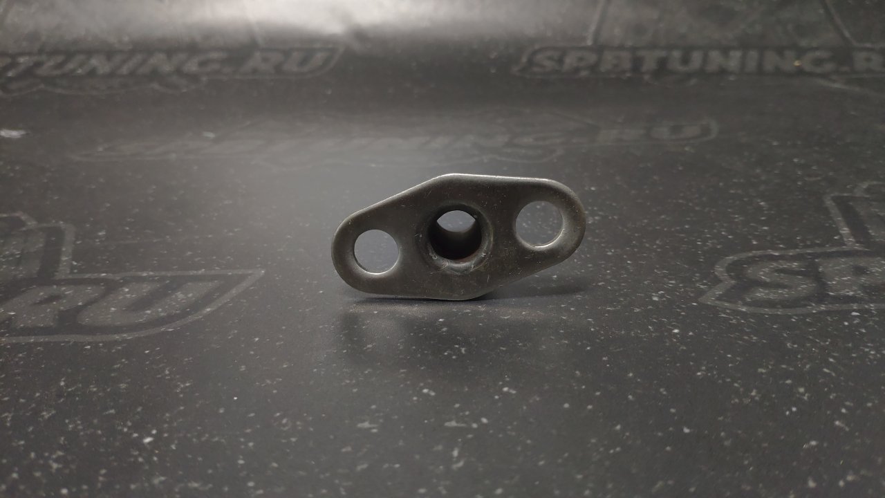 Фланец на слив масла с трубкой малый