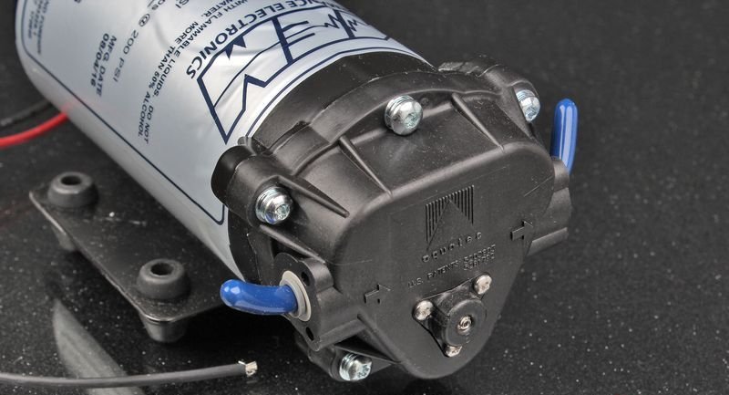 AEM Насос для водометанольной системы (помпа) рециркуляционный 200psi (под шланг 1/4") 30-3015