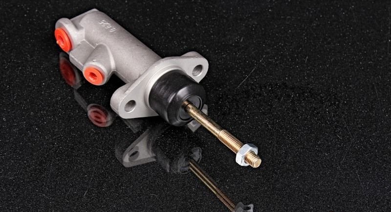 Цилиндр главный тормозной ход 0,625" универсальный (алюминиевый)