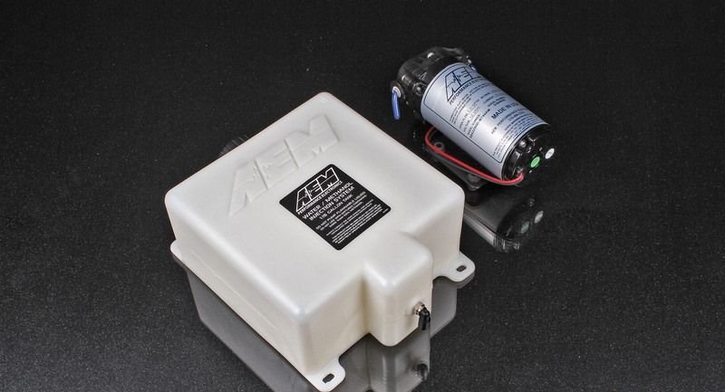 AEM Система впрыска метанола / воды + балон 1 галлон (3,78 л) V2 Multi-Input Water/Methanol 30-3350