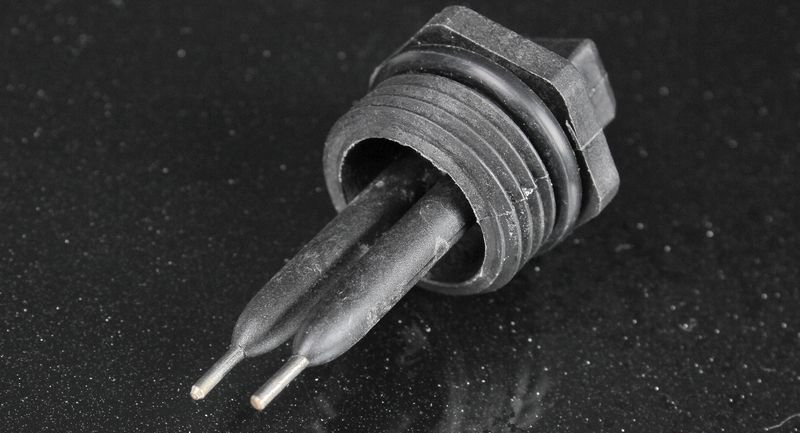 AEM Датчик уровня воды / метанола V2 30-3322