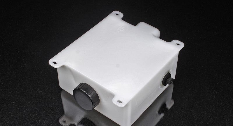 AEM Бак для водо-метанольной смеси 1,15 галлон = 5,2 литра с противоотливом V2 и датчиком уровня воды / метанола 30-3325