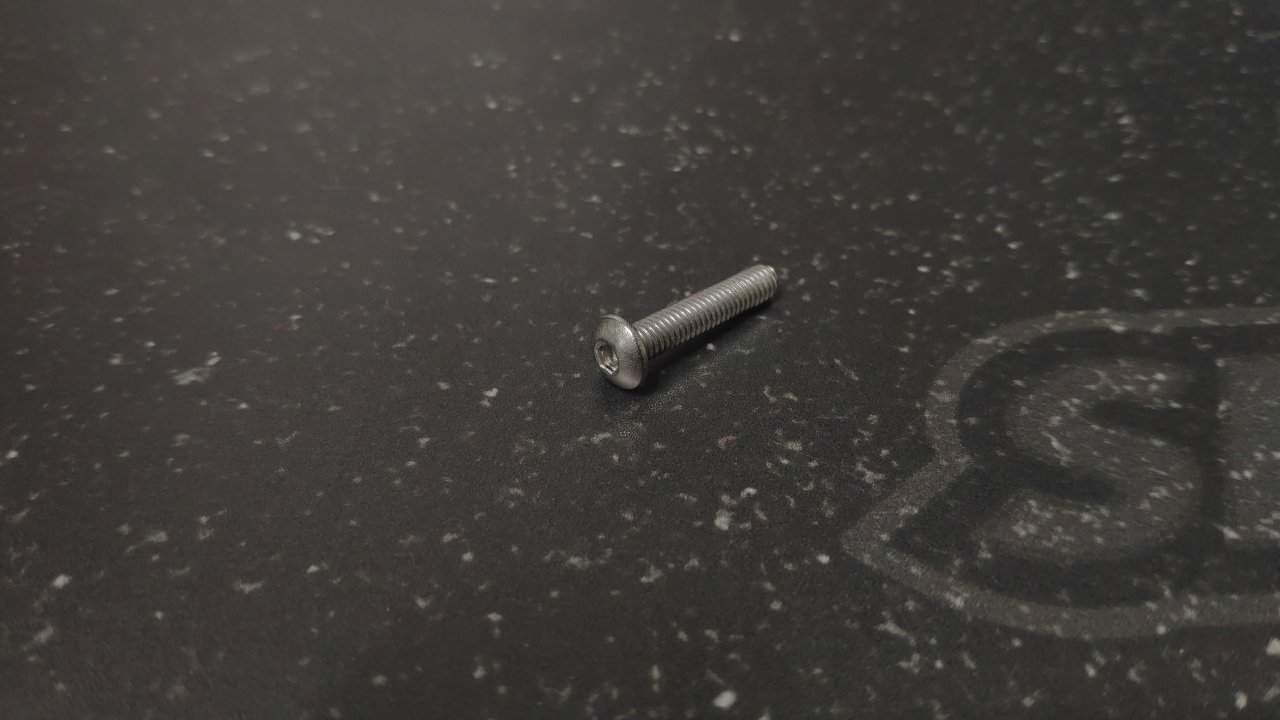 Винт с полукруг. головкой M4 x 16 нерж. сталь (A2)