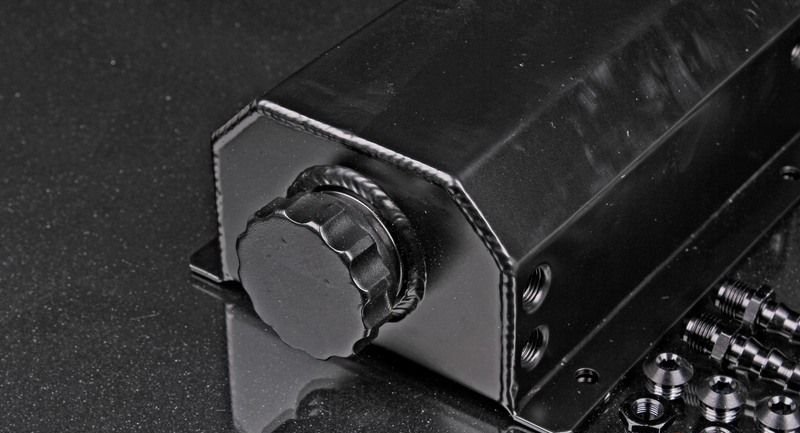 Маслоуловитель 2 литра, алюминиевый, черный