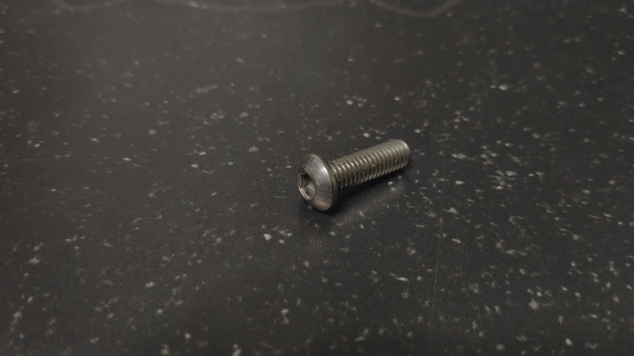 Винт с полукруг. головкой M6 x 20 нерж. сталь (A2)