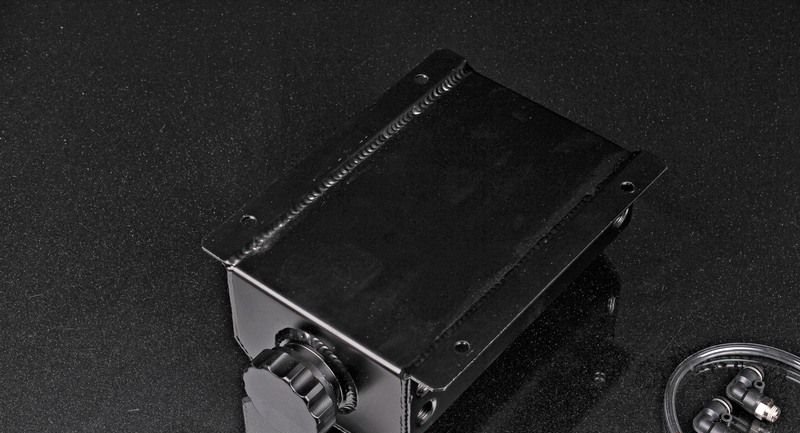 Маслоуловитель 2 литра, алюминиевый, черный